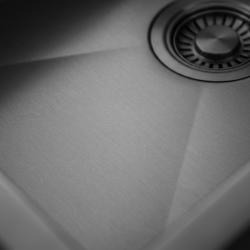 pure-sink-luxion-gunmetal-undermount-sink-36x40-cm